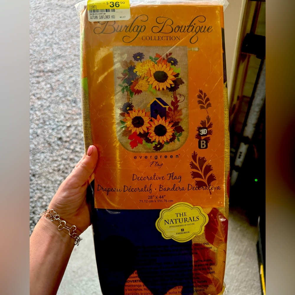 Burlap Boutique Decorative Flag with Sunflowers